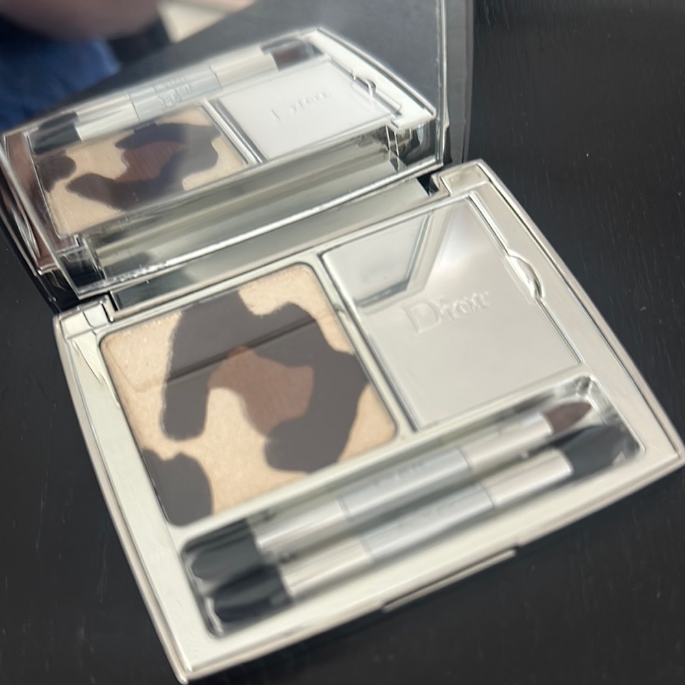 Dior Limited Eye & Lip palette 
- Golden Jungle #002